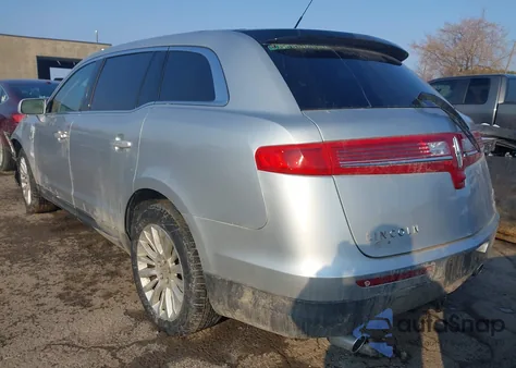 2011 Lincoln Mkt z USA, uszkodzony, nr VIN 2LMHJ5AR3BBJ55105